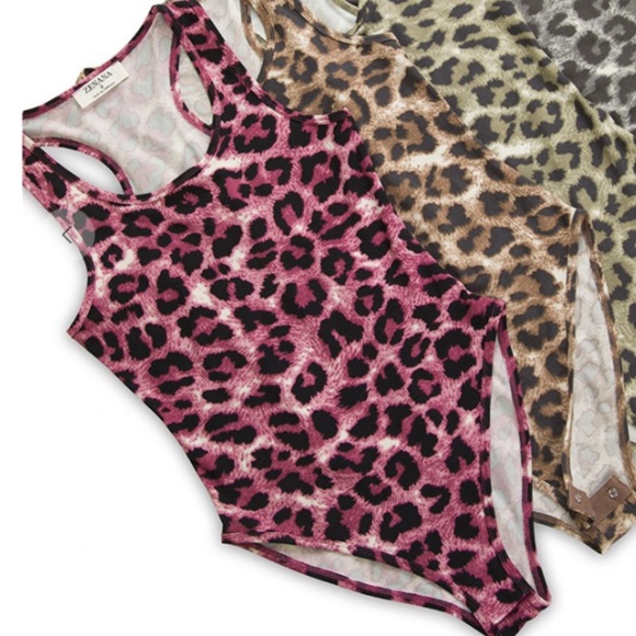 NWOT Zenana Leopard Print Bodysuit - Picture 2 of 2